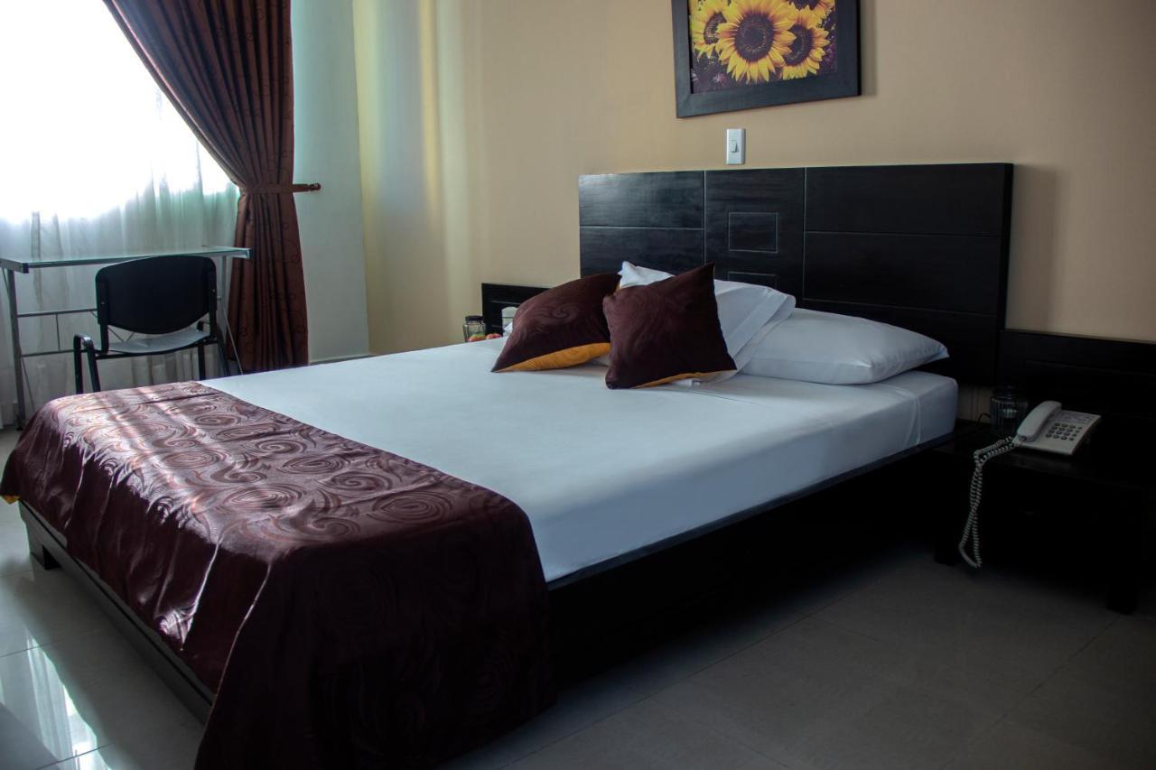 Hotel Plazuela San Ignacio Medellín Buitenkant foto