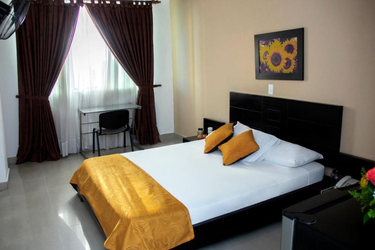 Hotel Plazuela San Ignacio Medellín Buitenkant foto