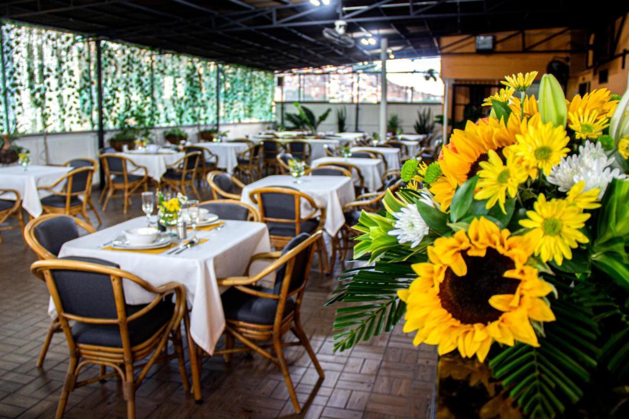 Hotel Plazuela San Ignacio Medellín Buitenkant foto